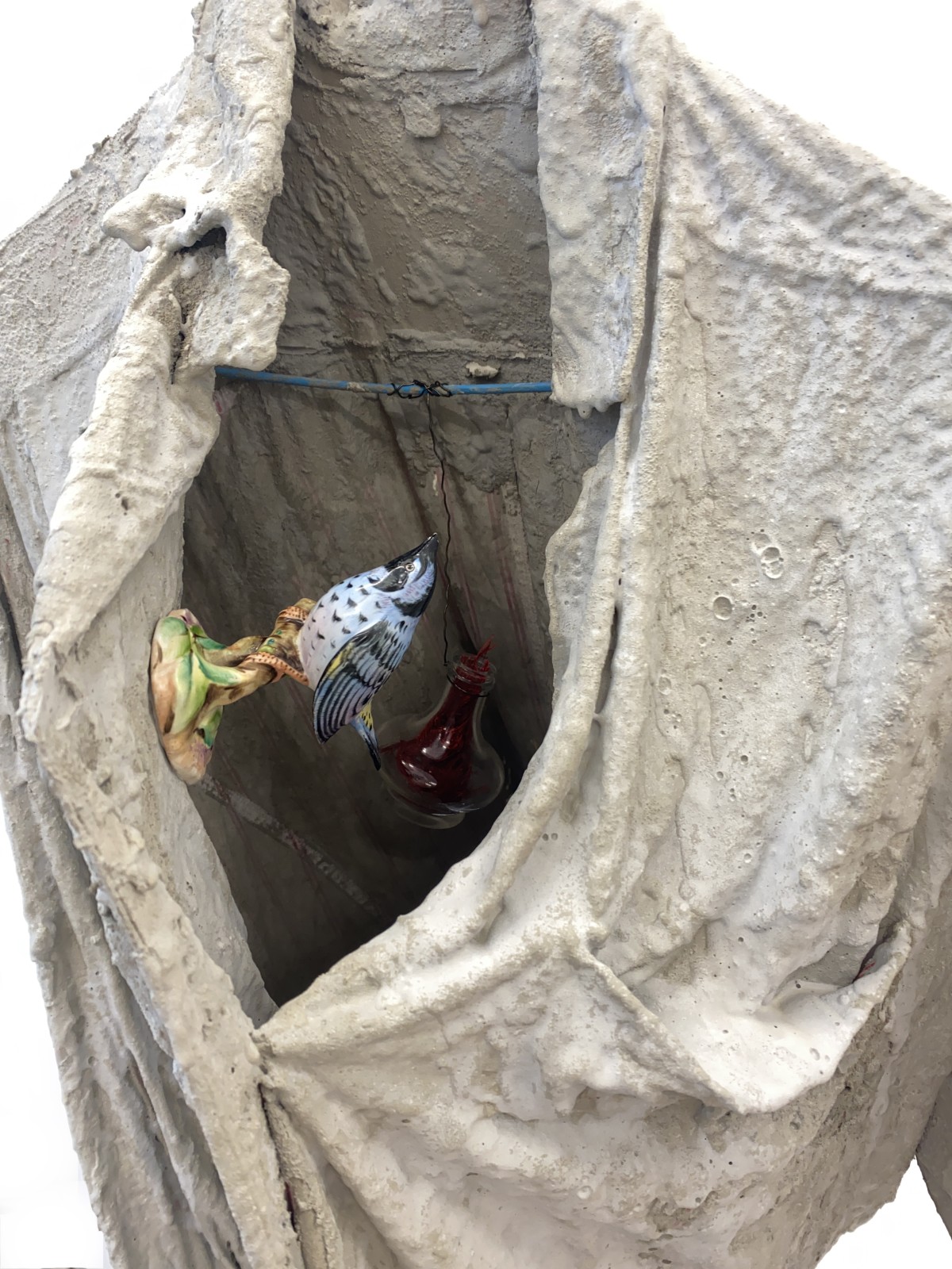 contemporary mixed media sculpture by Sylwia Zawiślak